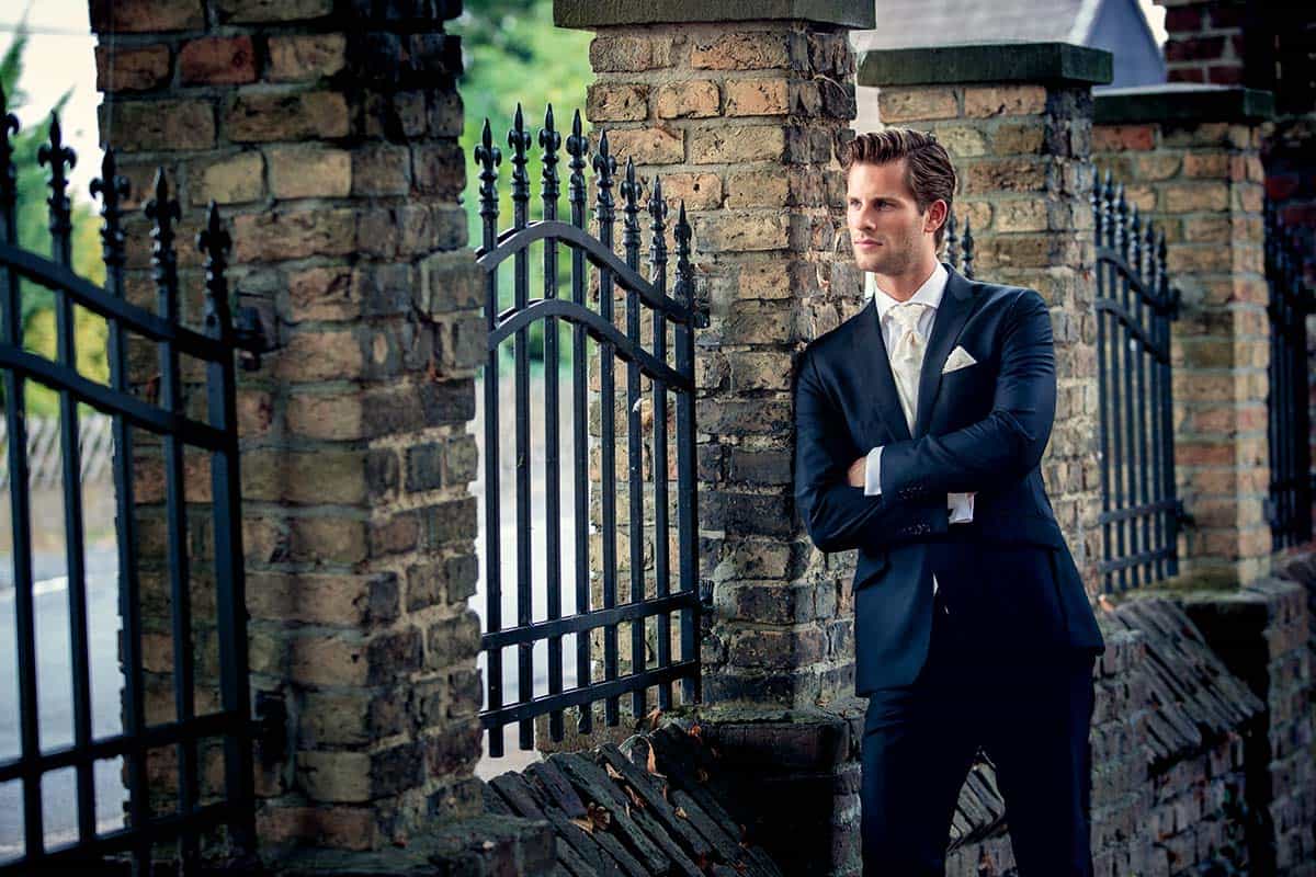 Mann im anzug im gut kump