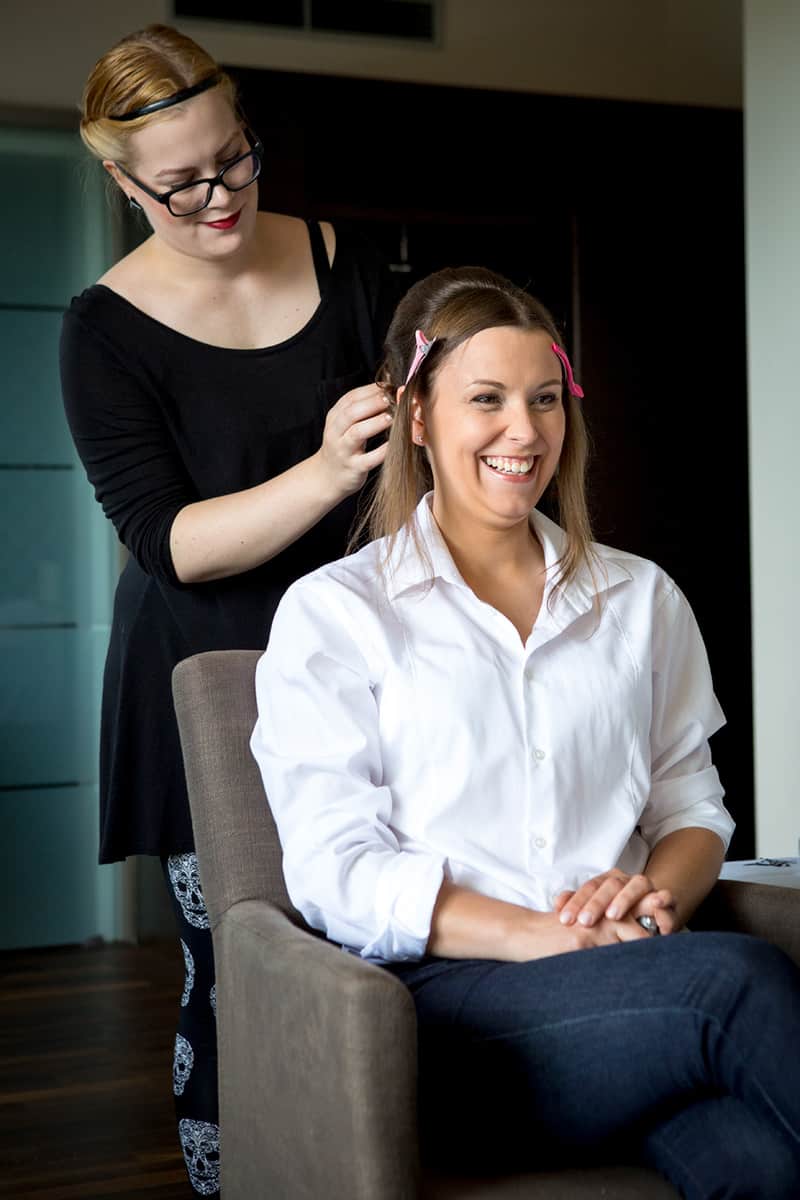 braut beim getting ready