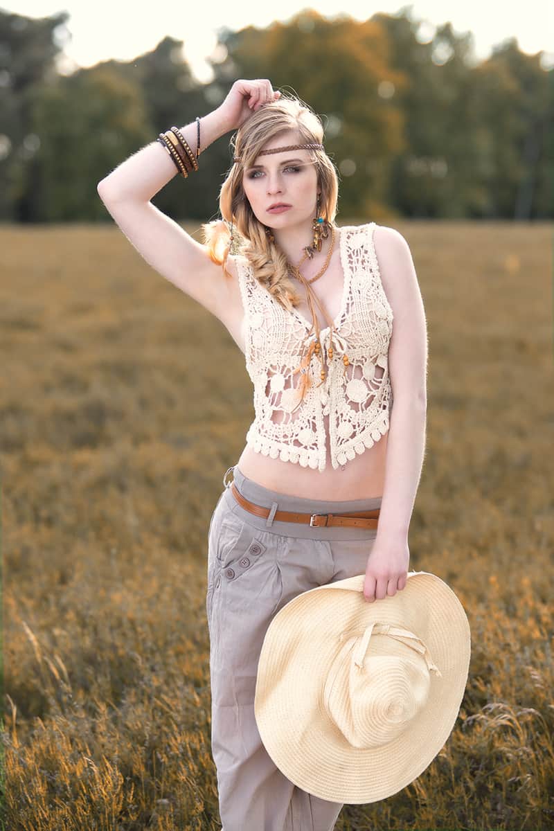 maedchen mit cardigan